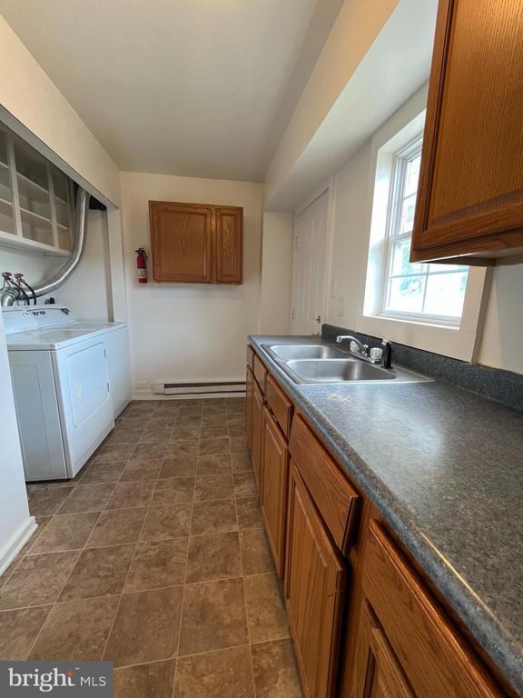 Photo - 414 N High St