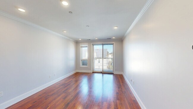 Photo - 87 Medford St Unidad 215