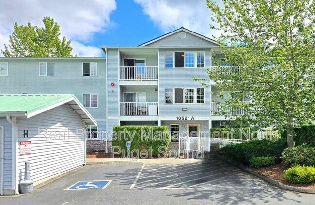 Photo - 18621 Blueberry Ln House