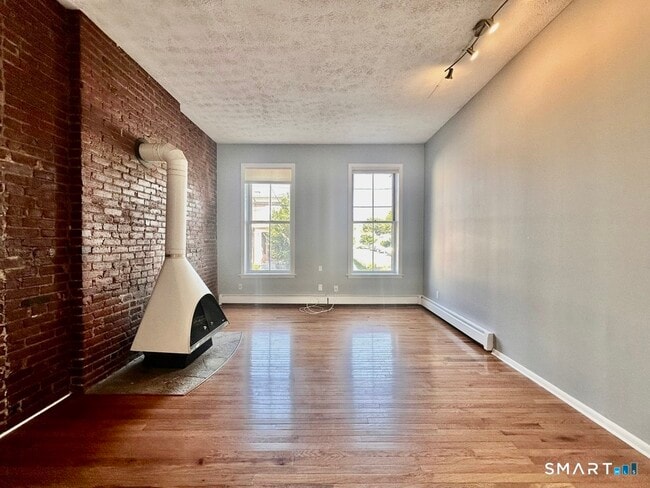 Photo - 46 Warren St