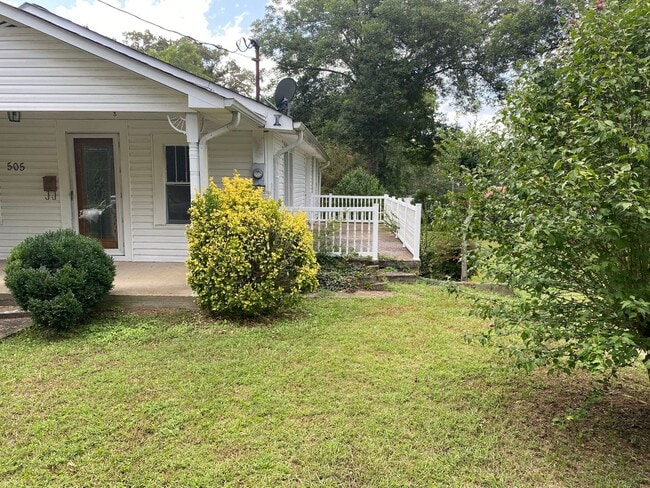 Photo - 505 Howard Pl