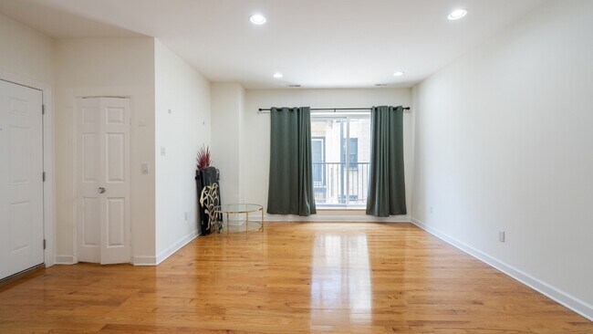 3354 W Wilson Ave Unit 2S