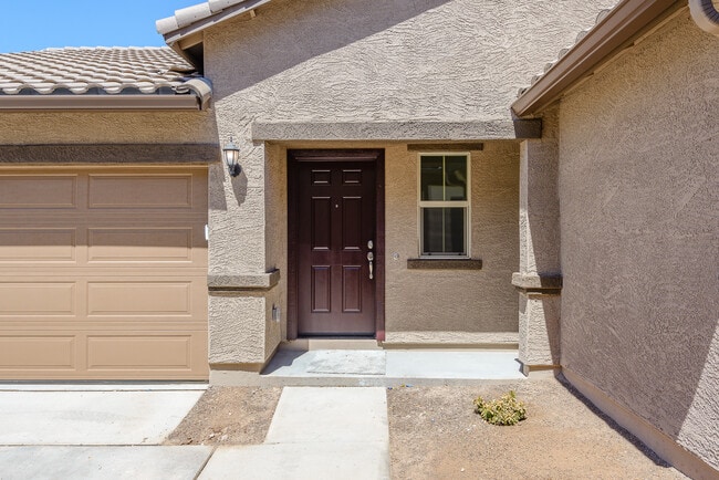 puerta principal - 16238 W La Ventilla Way