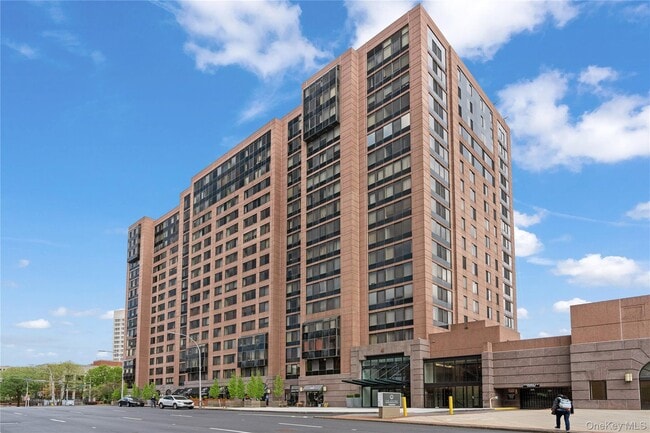 Building Photo - 4 Martine Ave Unit 1109