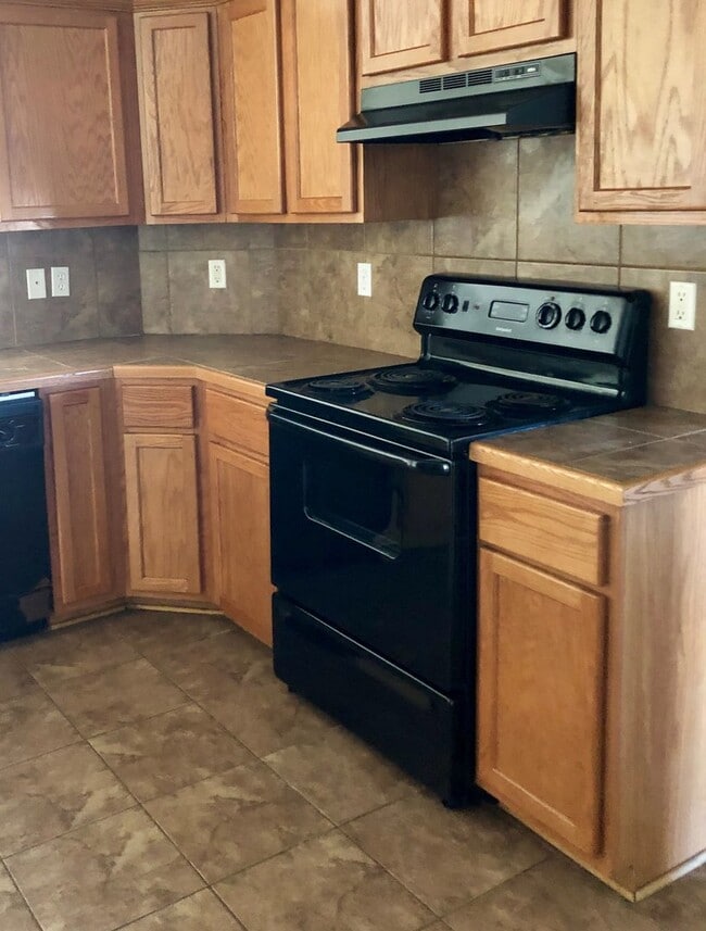 Photo - 5239 Hemingway Dr