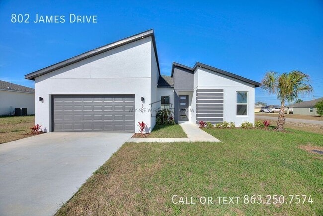 Building Photo - 802 James Dr