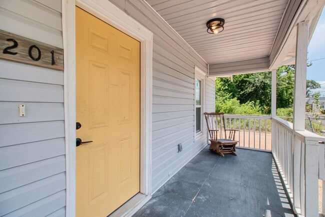 Photo - 3201 Adelia St
