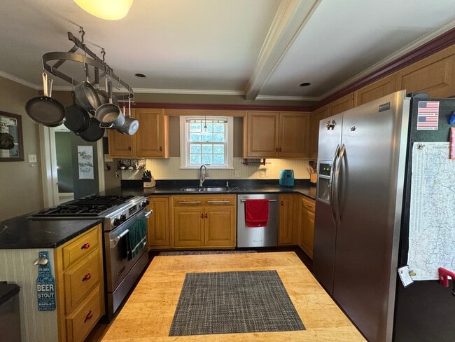 Photo - 45 Common St