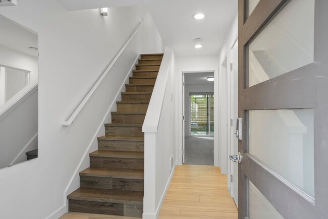 Photo - Modern Beacon Hill Townhouse Available for Rent!