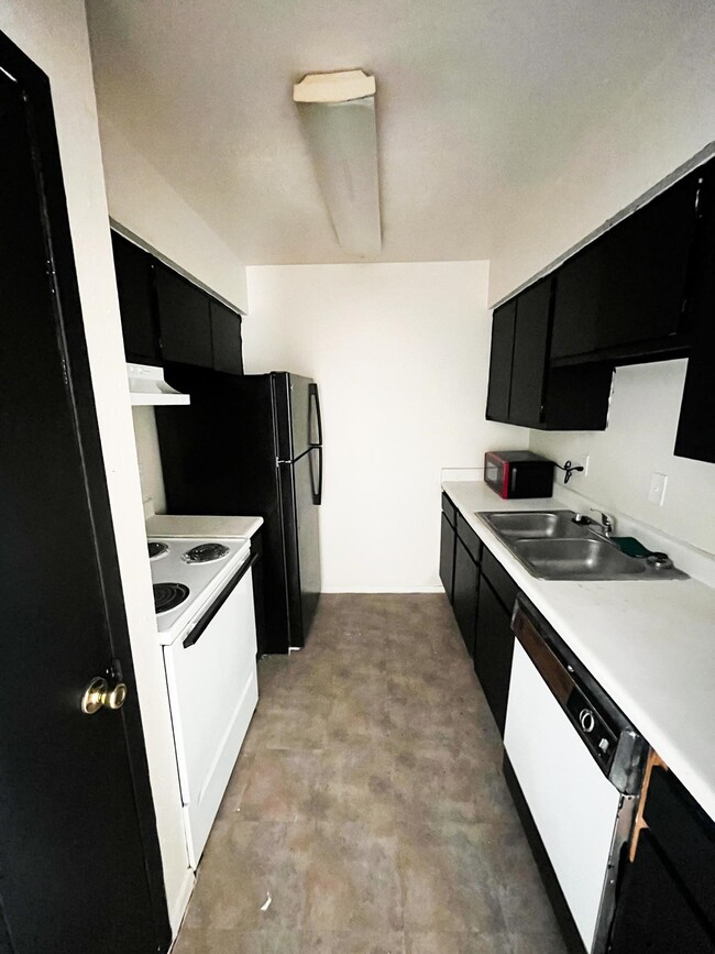 Photo - 5625 Antoine Dr Unit 408