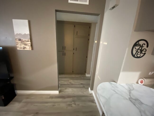336 W Wilson Ave Unit B