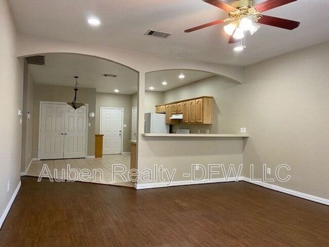 Photo - 306 E Main St