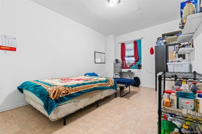 Photo - 121-15 Jamaica Ave