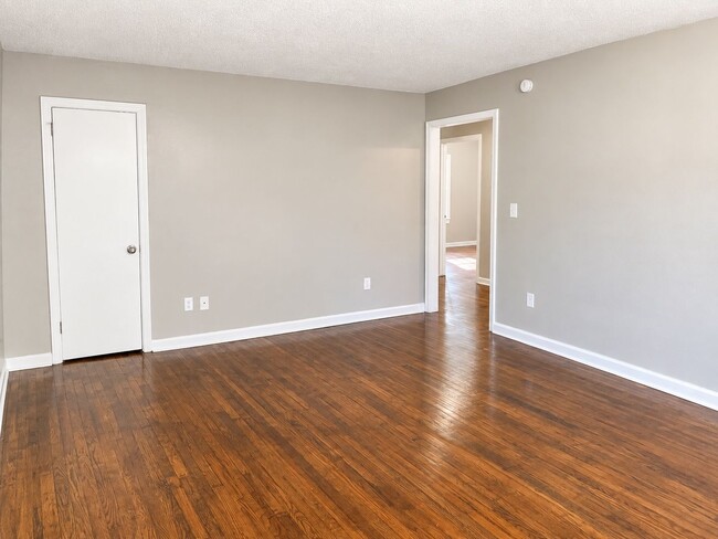 102 James St