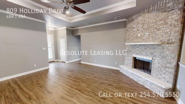 Photo - 809 Holliday Dr