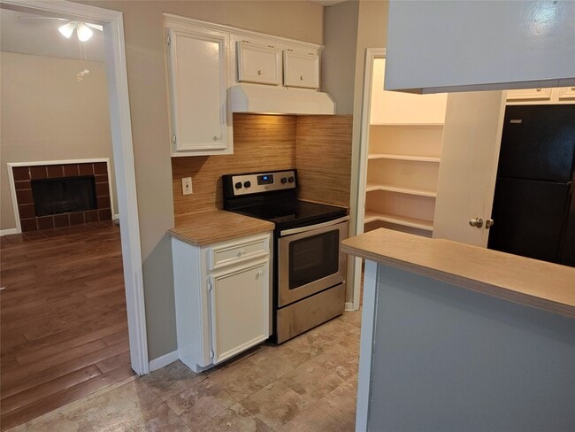 Building Photo - 11514 Meadow Ln Unit D