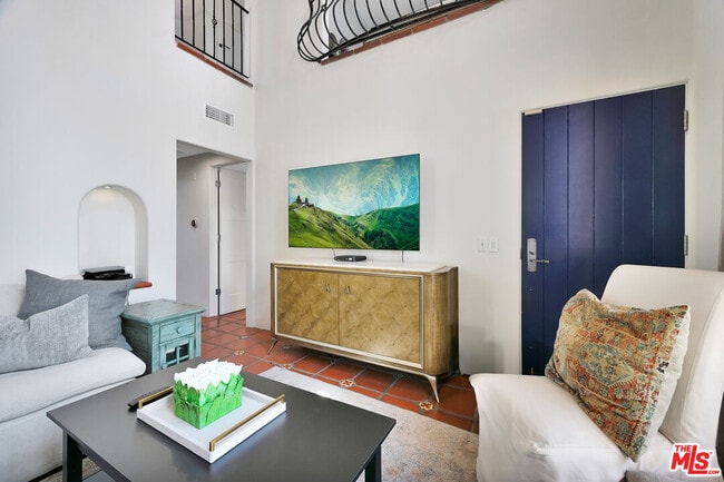 Photo - 1414 N Harper Ave Unit 5