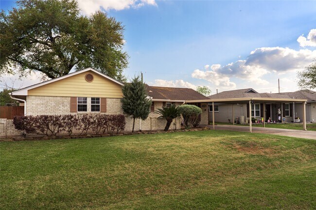 Photo - 4214 Monitor St