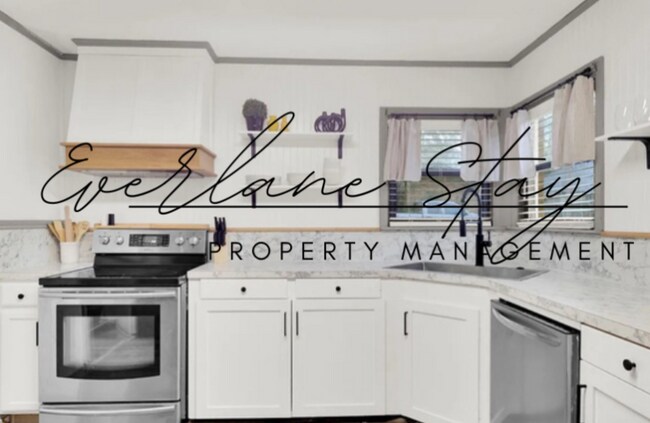 Photo - 1328 Woodley St