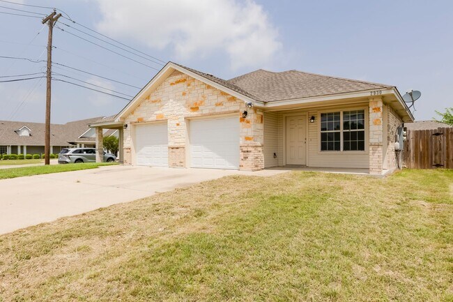 Photo - 2930 Saulsbury Dr Unit B