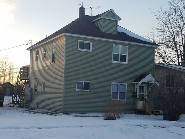 Photo - 5917 Cumming Ave Apartment Unit 5917 1/2