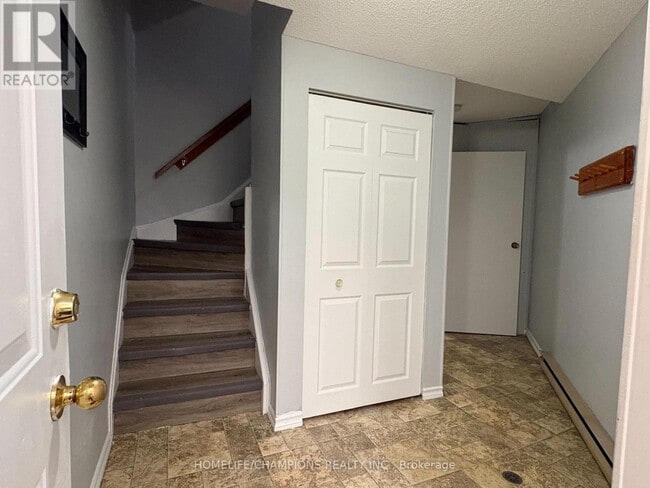 Photo - 60 Elmsdale Dr