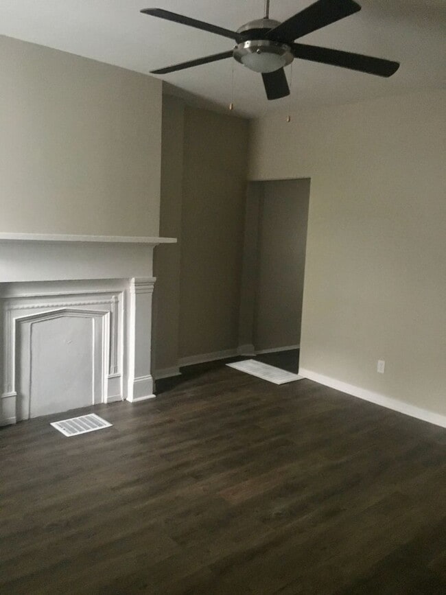 Photo - *** Duplex Style Apartment * Pet Friendly * Renovated * Available Now * Granite Counters * Stainl... Unidad 120