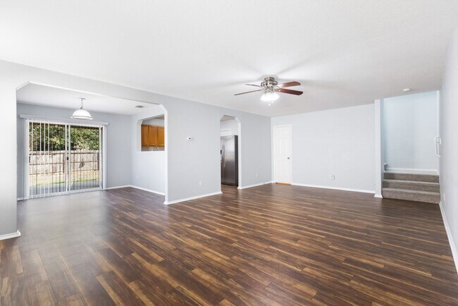 Photo - Charming Home Awaits: Spacious & Modern Living in a Prime Location