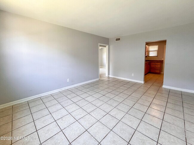 Photo - 1130 Woodruff Ave Unit 2