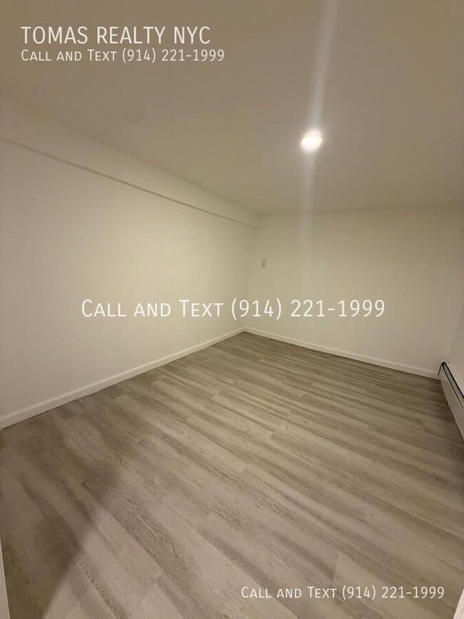 Building Photo - 1870 Hunt Ave