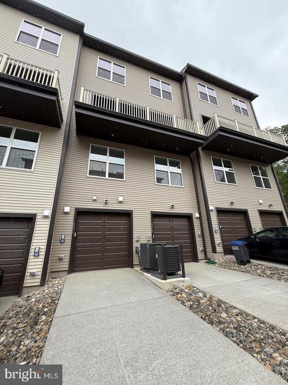 4904 Chelan Xing