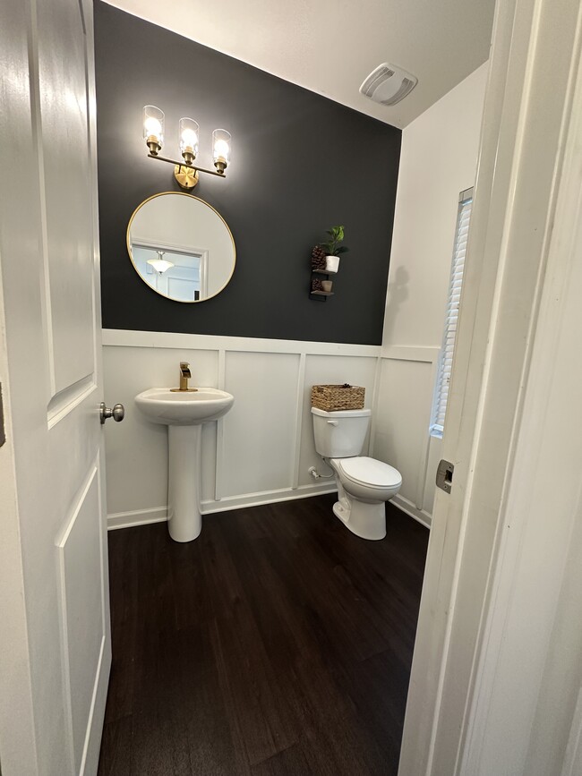 Photo - 1842 Swan Dr