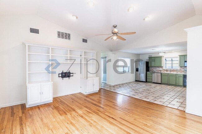 Photo - 703 Nelray Blvd