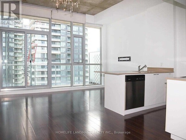 Photo - 375 King St W Unité 1706