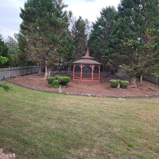 Photo - 807 Andora Way SW