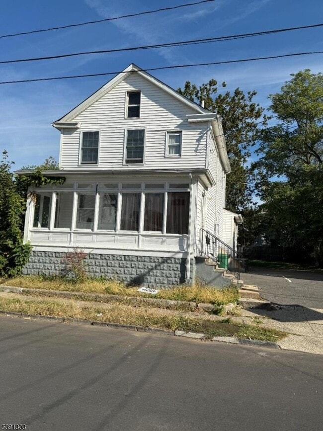 Photo - 280 William St