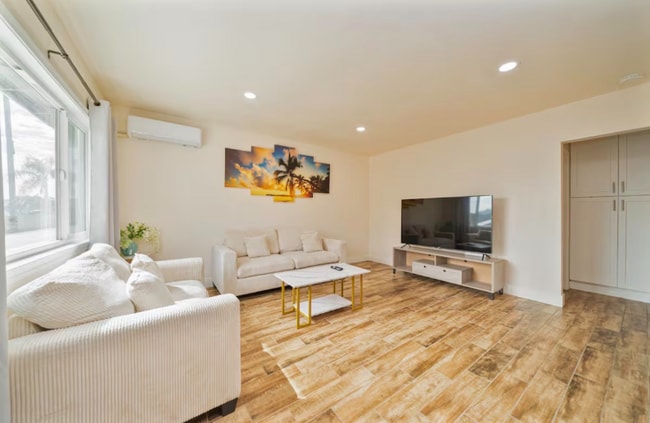 Photo - 0000 Adelia Ave Unidad 00