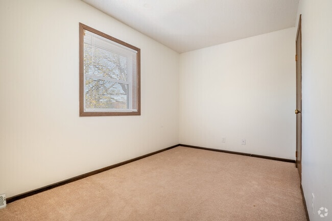 1BR, 1BA - 900SF - Bedroom