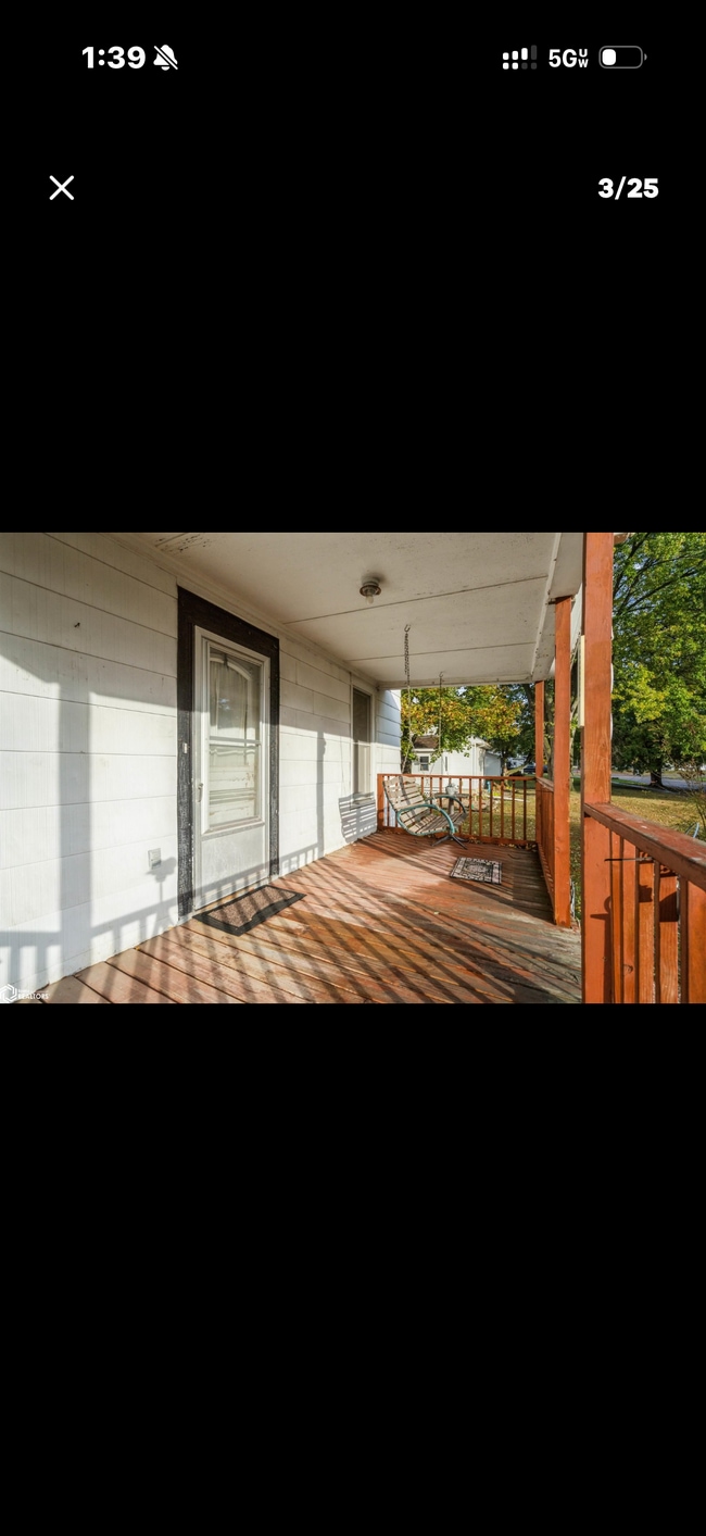 Photo - 406 Center St