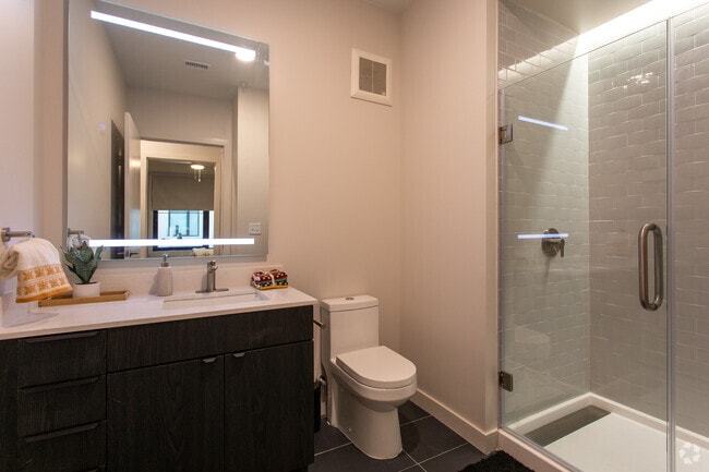 1BR, 1BA - Dyno 2 - Bathroom