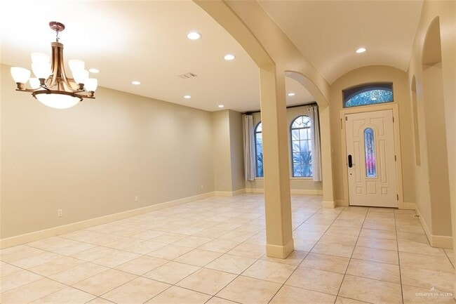 Photo - 29 E Uphall Ave