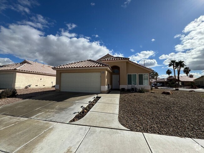 Building Photo - Beautiful, renovated 3-bedroom home.