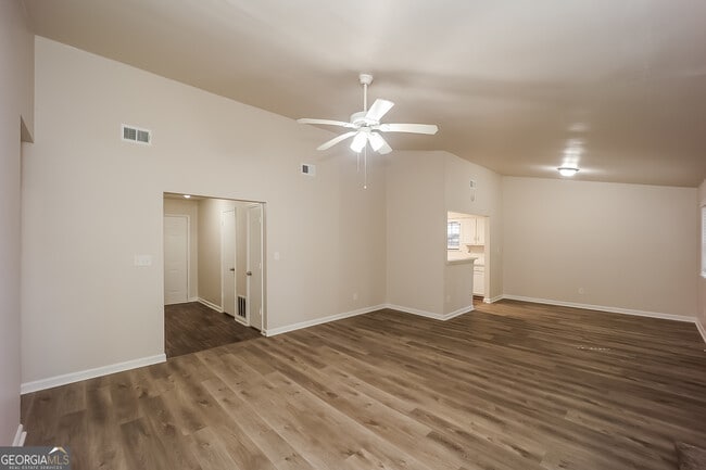 Photo - 380 Fleming Ct