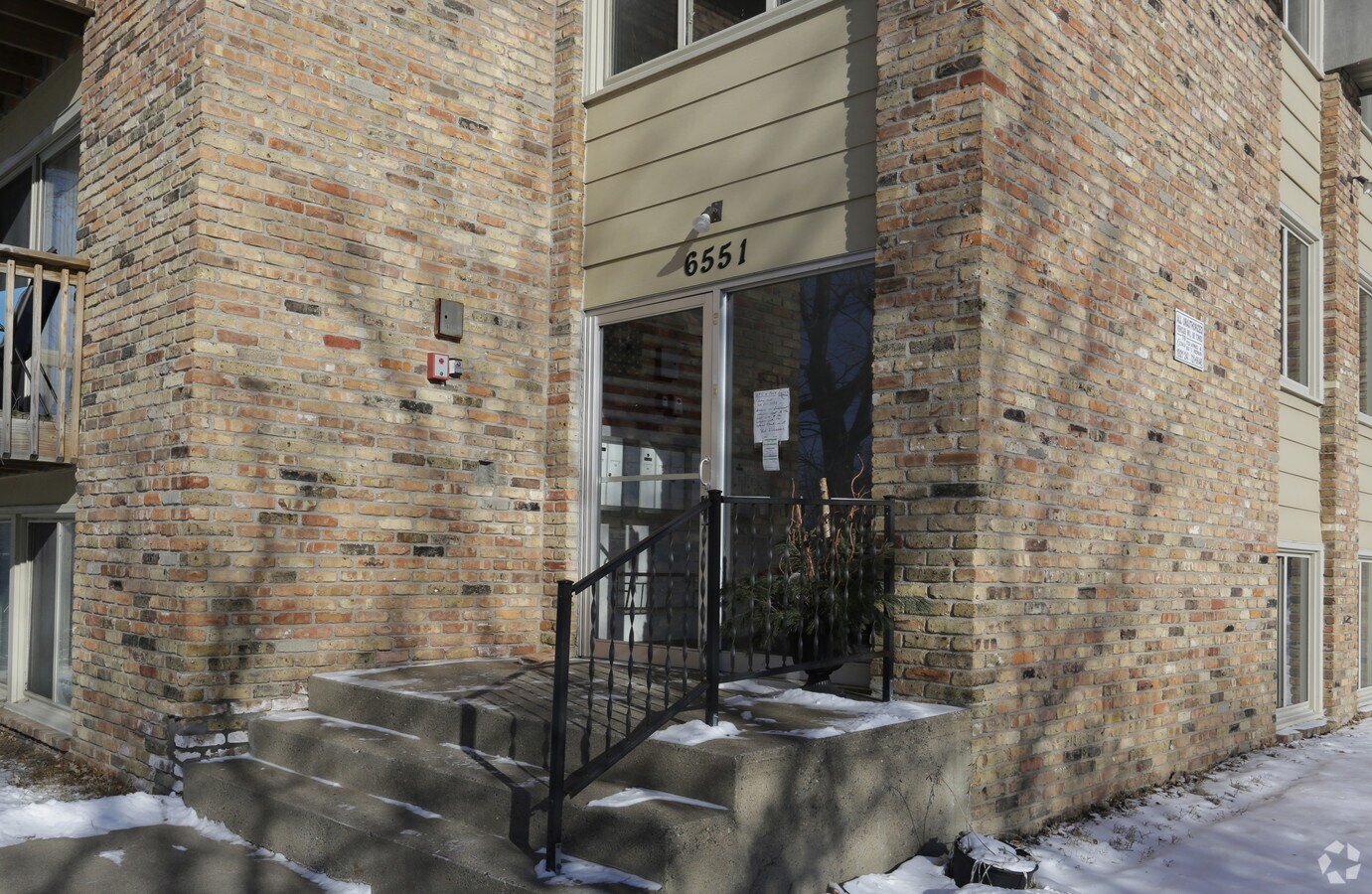 James Manor Apartments - Otty Apartments