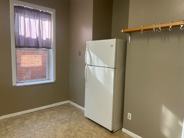 Kitchen - 4254 Michigan Ave Unit 2FL