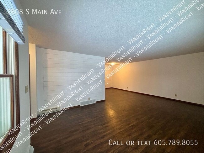 Photo - 2808 S Main Ave