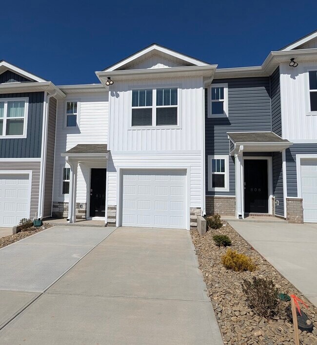 Photo - 810 Embark Cir