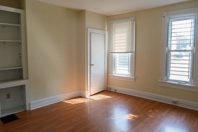 Photo - 1447 Hunter Ave