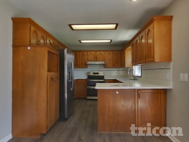 Photo - 1920 Fairground Dr