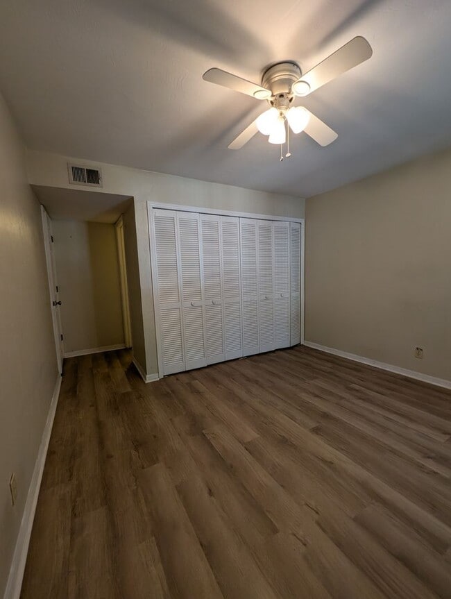 Photo - Oakbrook Walk - Shared Housing Unit Oakbrook Walk Shared Housing  - Bedroom 1